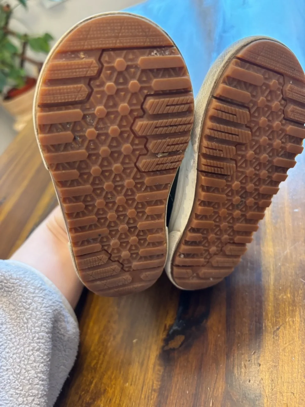 Size 6 Vans - Picture 4 of 5